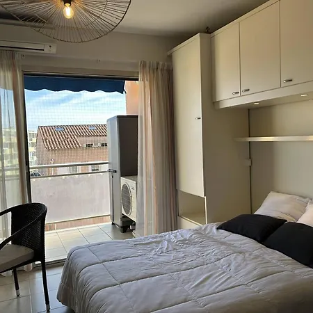 Appartement Au Lavandou, Climatisé, Avec Terrasse Vue Et Wi-fi - Fr-1-251-879 *